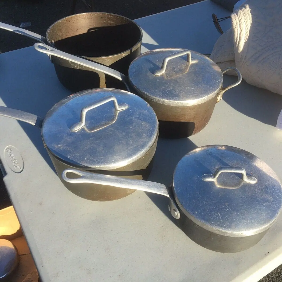 I found these magnalite pots at a garage sale and was wondering if anyone  knows how old they are : r/cookware