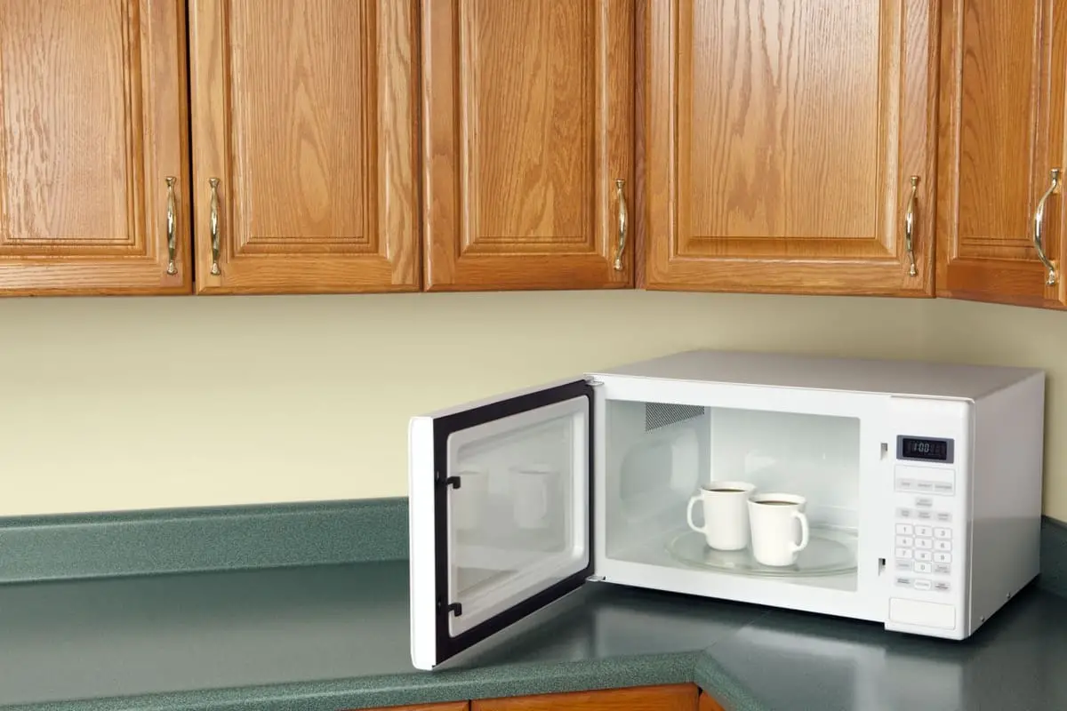 how do microwaves work